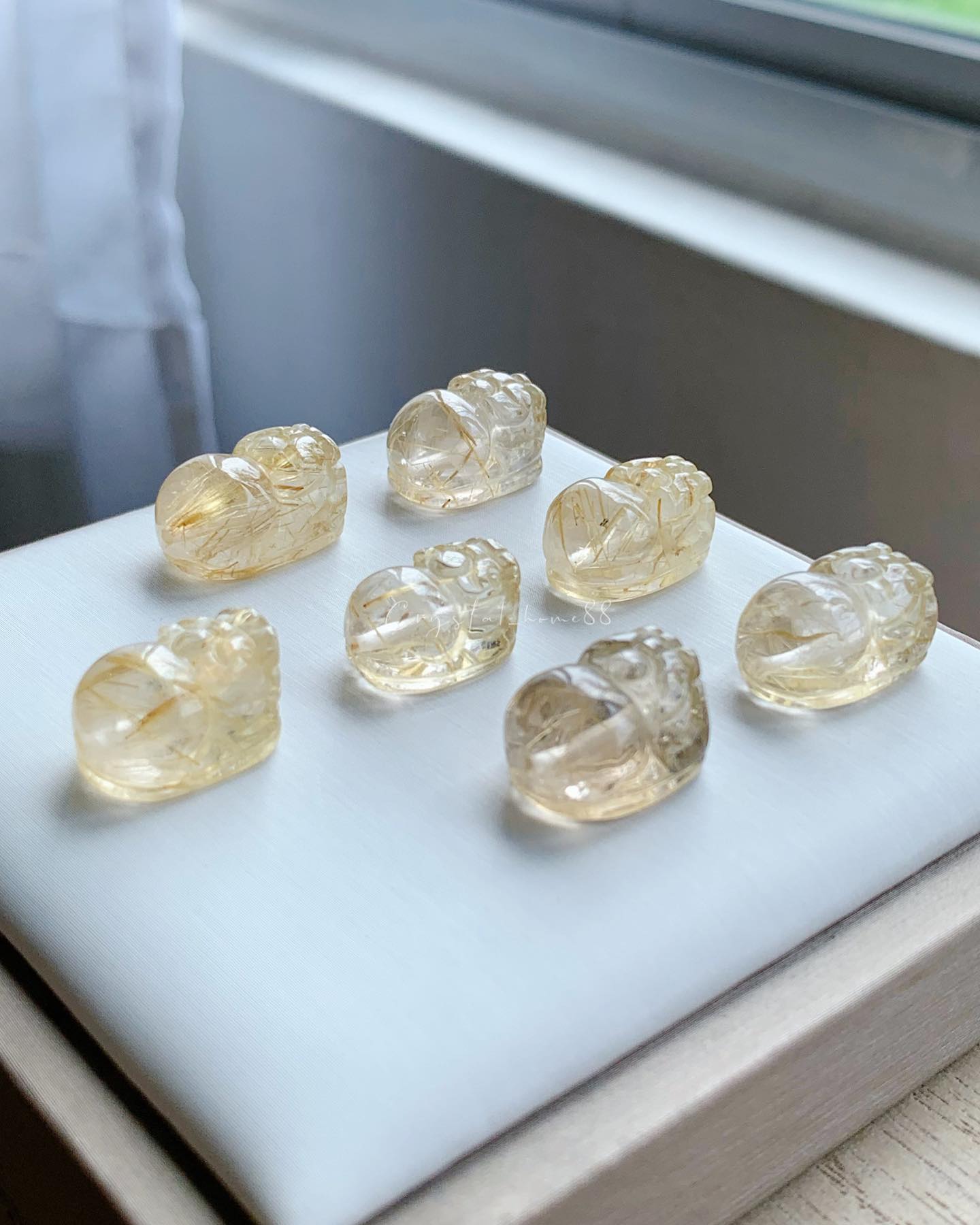 金发晶貔貅 Gold Rutilated Quartz
