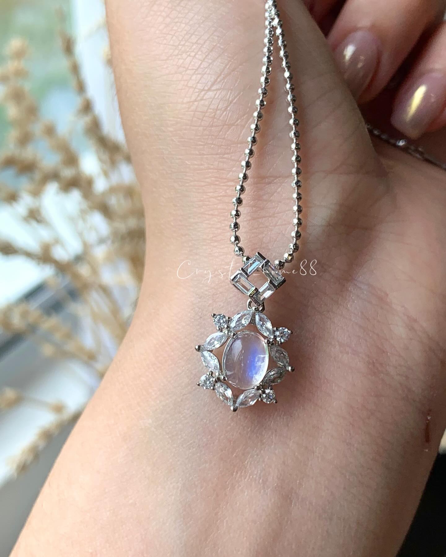 蓝月光吊坠 Moonstone