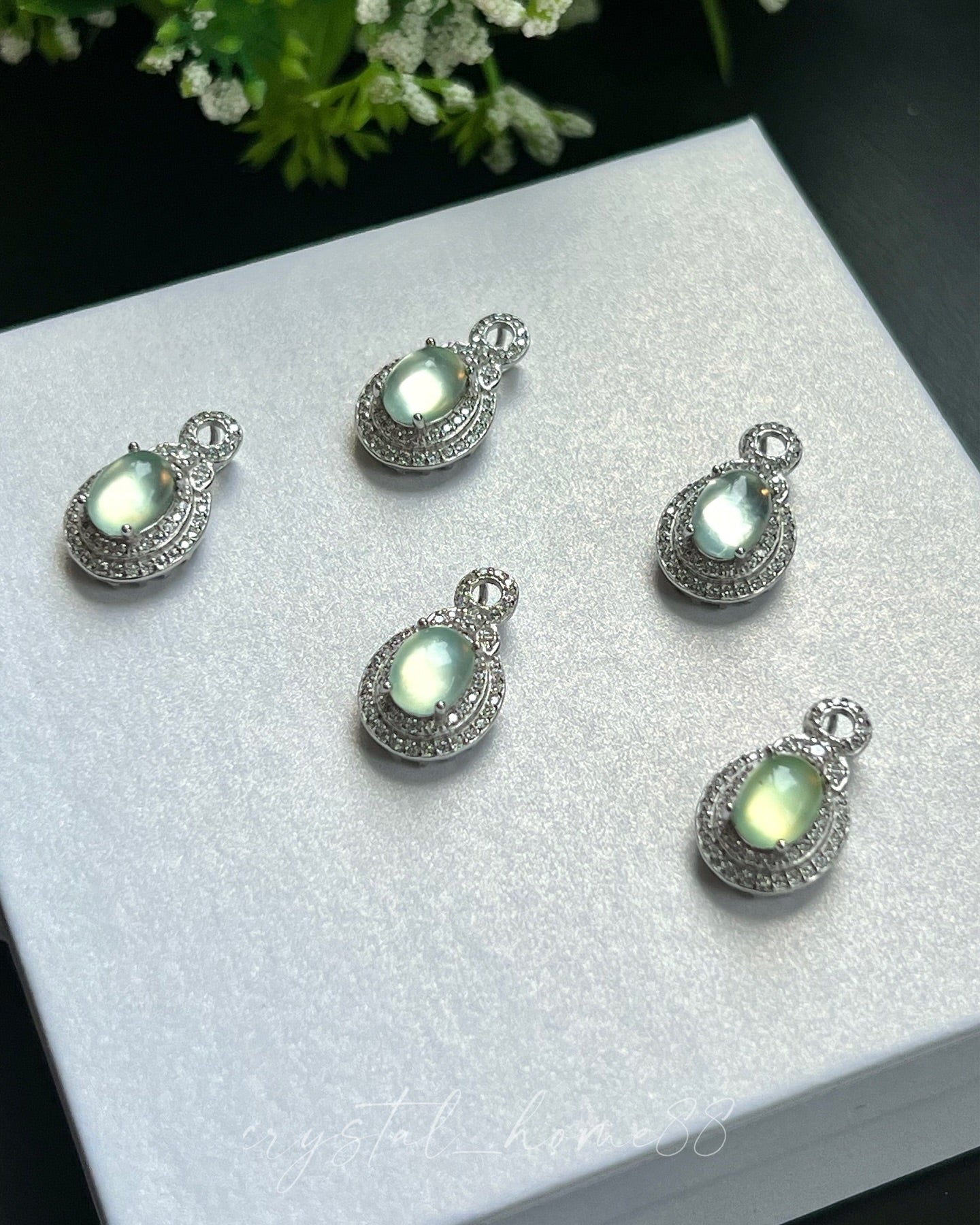 高品质 · 葡萄石吊坠 Prehnite(P59)