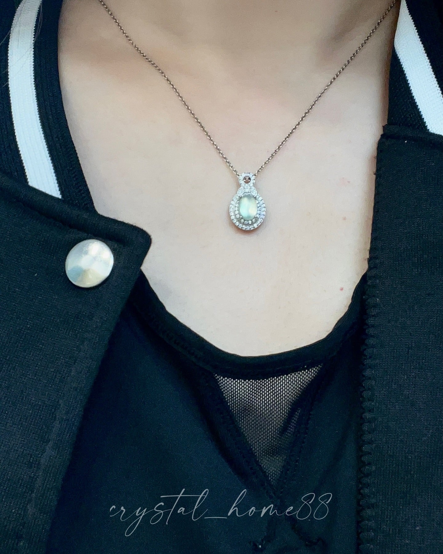 高品质 · 葡萄石吊坠 Prehnite(P59)