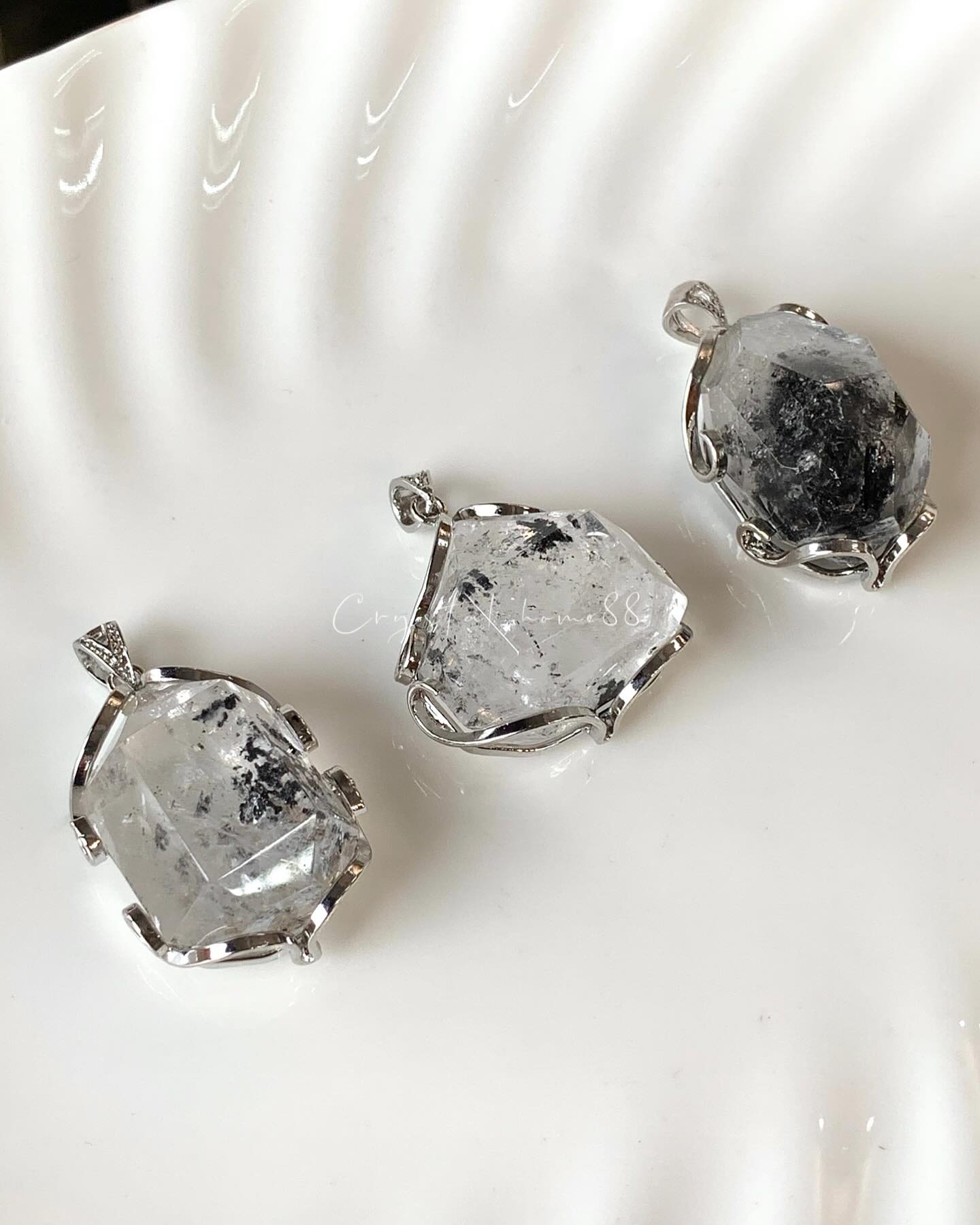 黑闪灵钻 Black Herkimer Pendant（H30B）