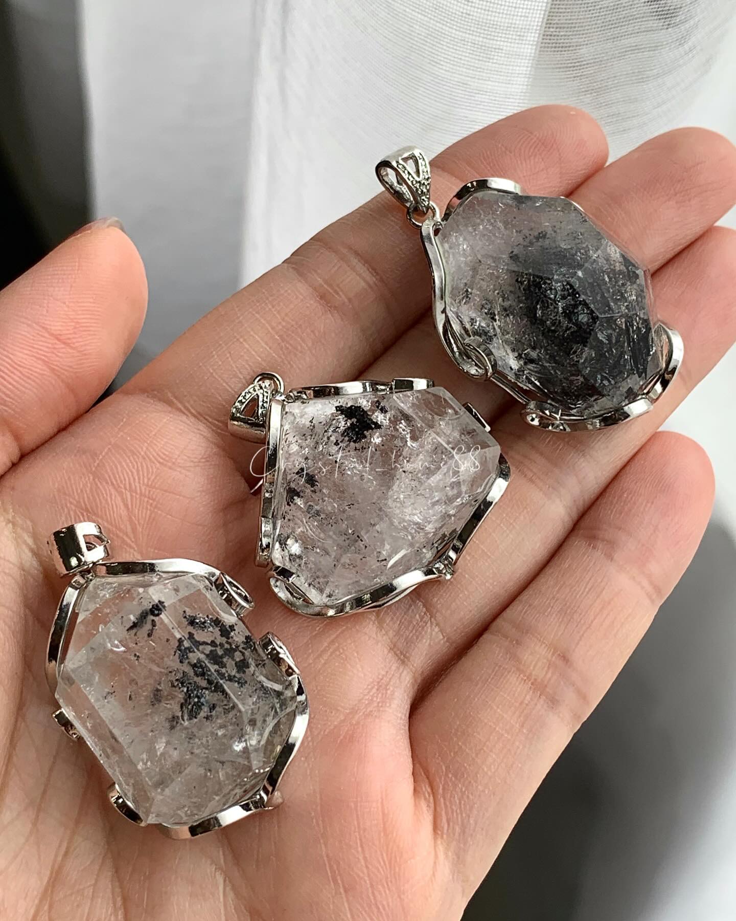 黑闪灵钻 Black Herkimer Pendant（H30B）